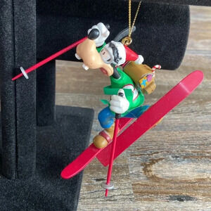 *Vintage* Disney | Goofy Skiing Ornament